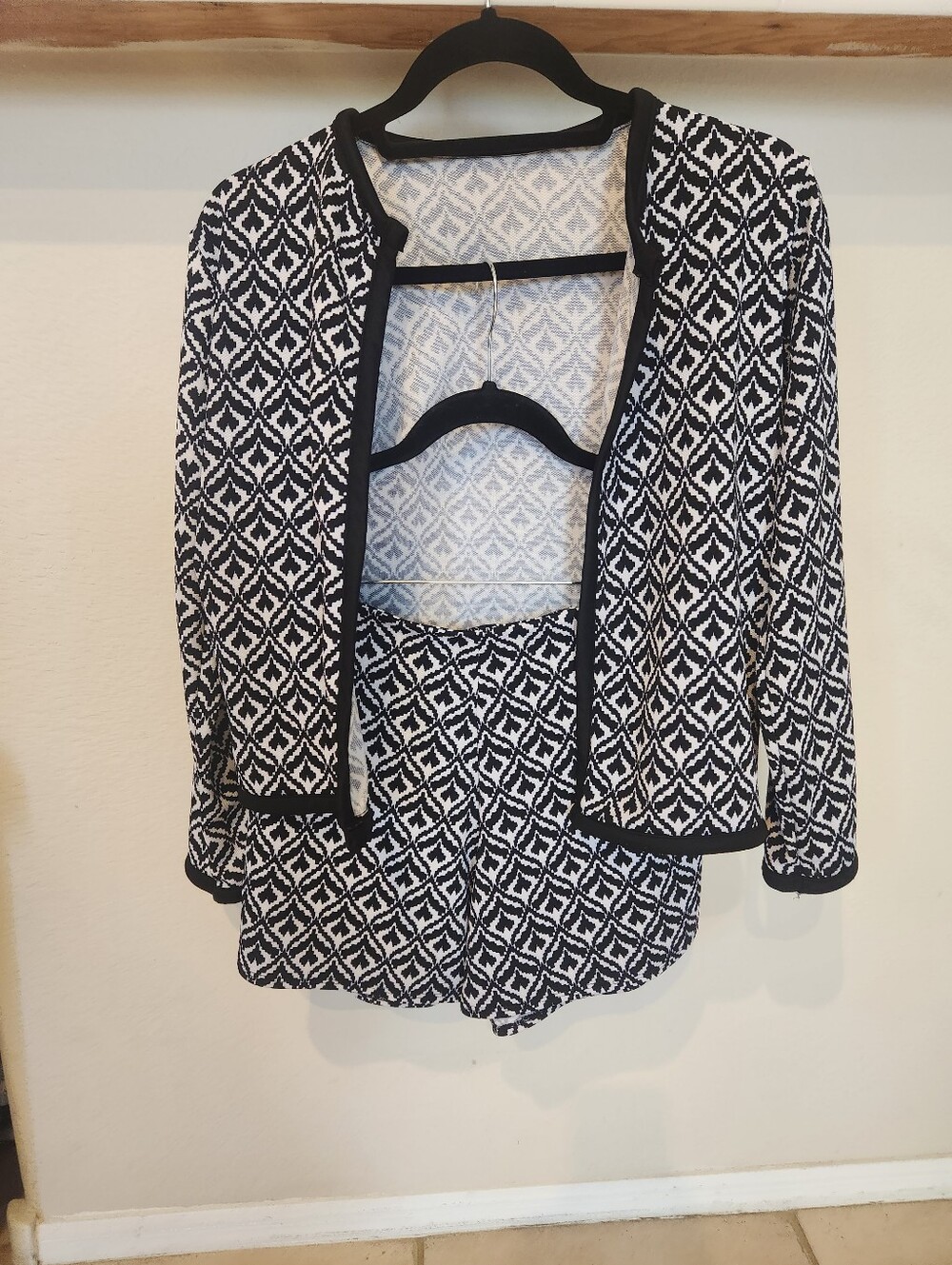 Black & White Geometric Knit Open Jacket With Matching Shorts Set